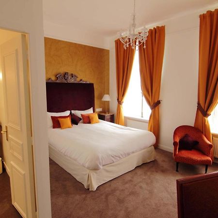 Logis Hotel Les Fuchsias Saint-Vaast-la-Hougue Exterior photo